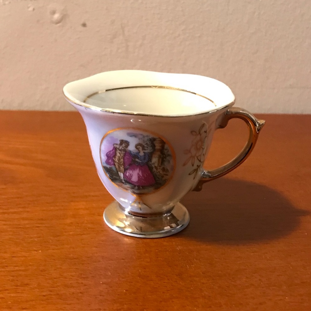 Pretty Teacup Set - Picture 4 of 9